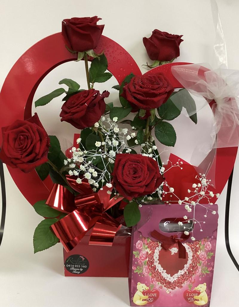 6 Roses in Heart with Chocolates