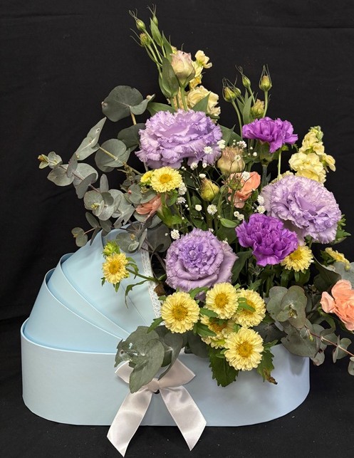 Bassinet with Blooms