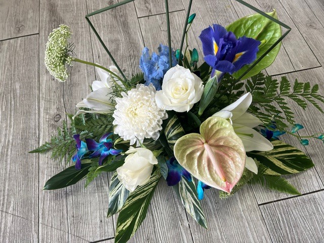 Soft Blues white Blooms
