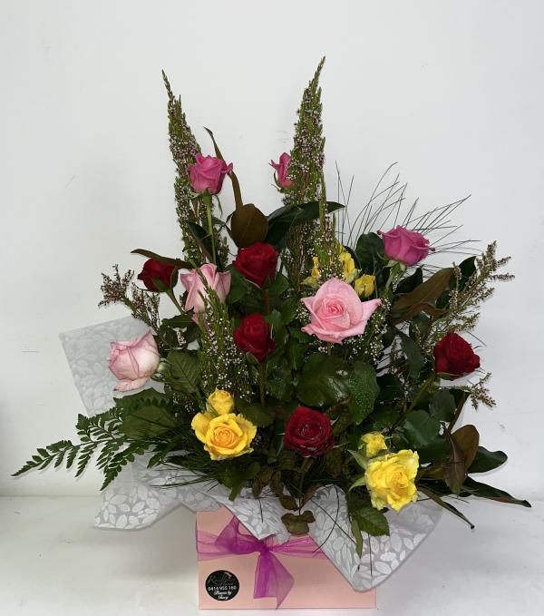 Deluxe Mixed Roses